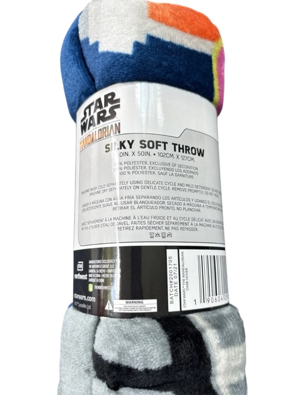 Disney Star Wars Mandalorian Throw Blanket with Baby Yoda Pattern